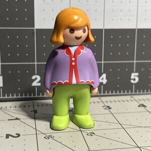 Playmobil 1990 Geobra Minifigure. Female. Used